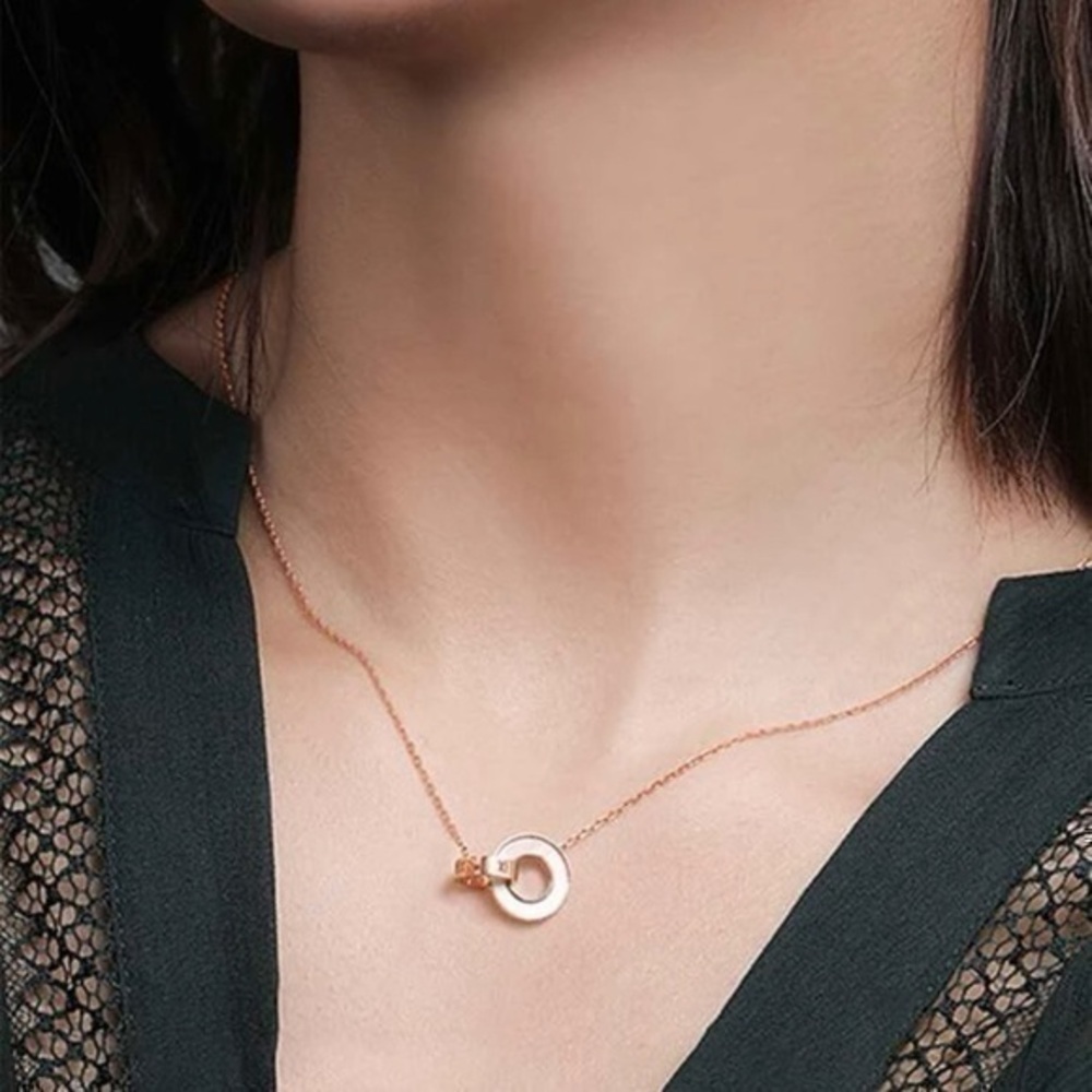 Casual Woman’s Necklace